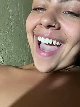 Chloe_Leaozinho live sex cam