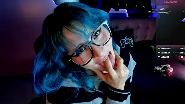 Ramona_Flower's cam snapshot