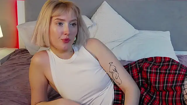 MarianeSun's cam snapshot