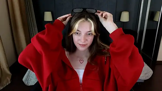 MILLIE_MUR's cam snapshot