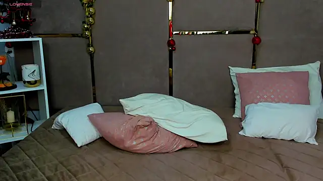 AdeleWeber's cam snapshot