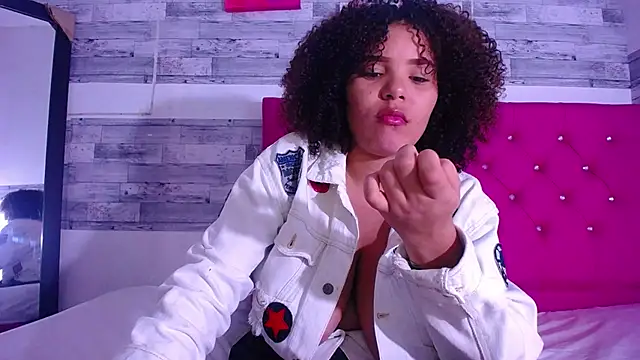 Biignaturalboobs_'s cam snapshot