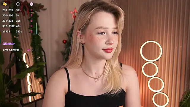 LauraWifeness's cam snapshot