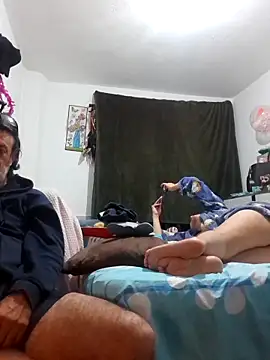 jeans_and_emma's cam snapshot