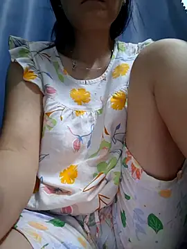 Baby-sexytits18's cam snapshot