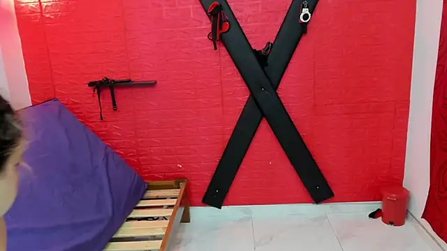 bdsmforever18's cam snapshot