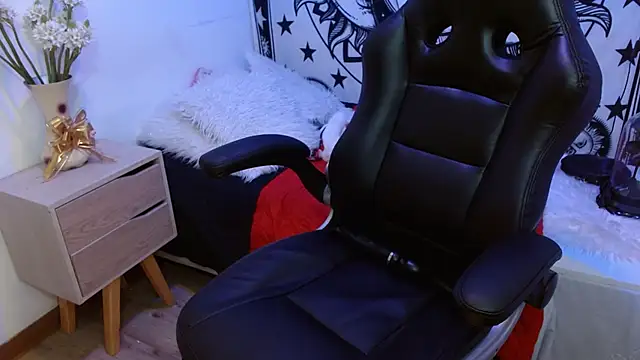 AlexandraJones_'s cam snapshot