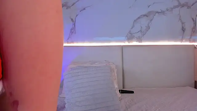 ValSmith_'s cam snapshot