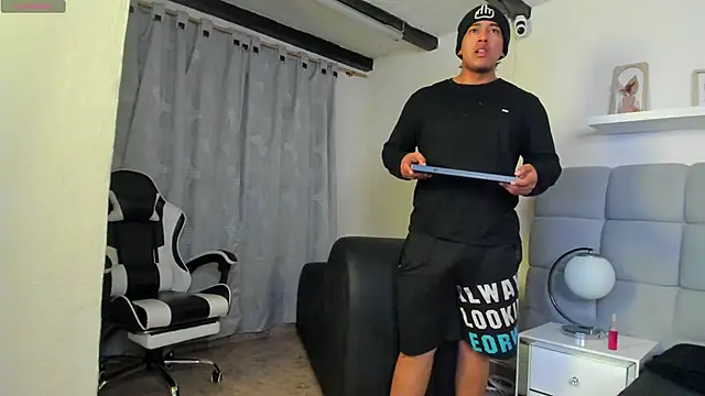 erotic_sins's cam snapshot