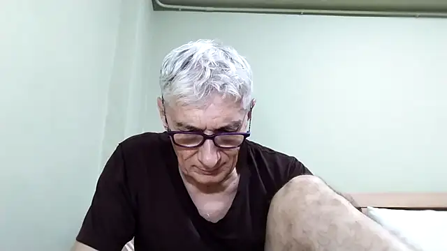 BIGUNCUTHARDCOCK live sex cam