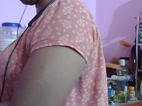 Pooja-suman's cam snapshot