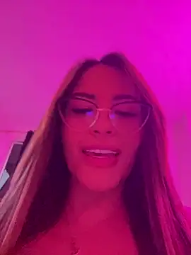 sexyyykloee live sex cam