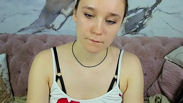 QuietlyCute's cam snapshot