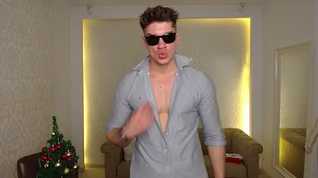 MaxKaiden live sex cam