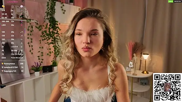 JulieLupo live sex cam