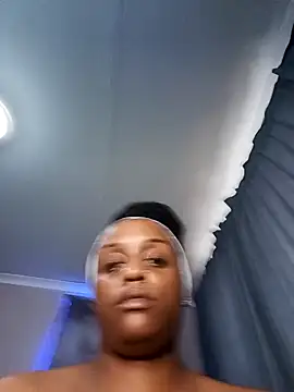 Queen-Chocolate's cam snapshot