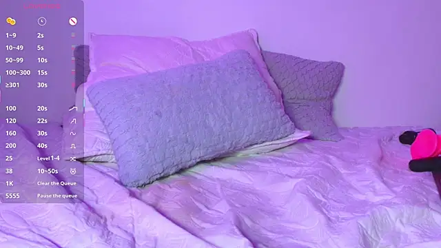 PollyGrey_'s cam snapshot