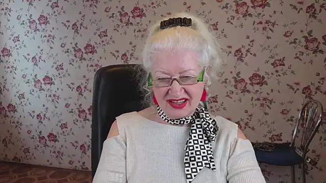 Maya_Mayflower's cam snapshot