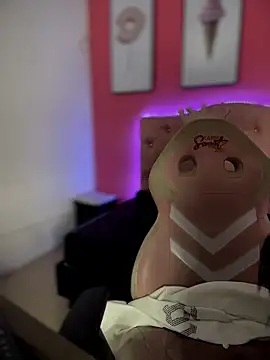 Megaan__More's cam snapshot