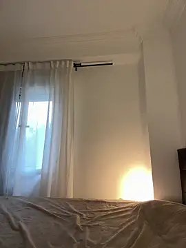 IamCrystal2 live sex cam