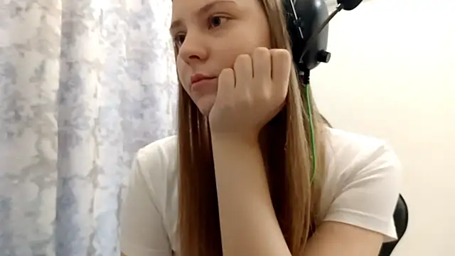 CrackShirker's cam snapshot