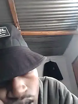 Bigdick-dude live sex cam