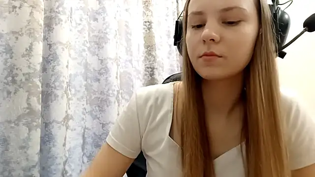 CrackShirker's cam snapshot