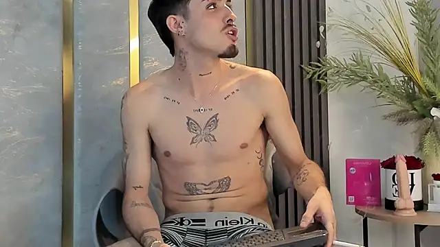 NikoStone_'s cam snapshot