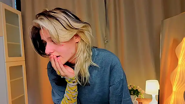 LizNostrand's cam snapshot