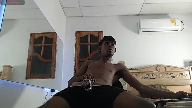 black_boy22_'s cam snapshot