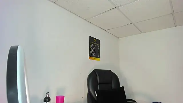 Aisha_hotts777 live sex cam