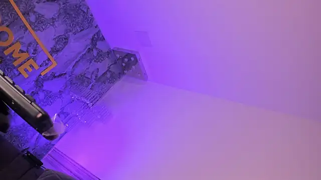 Sophi_Johnson live sex cam