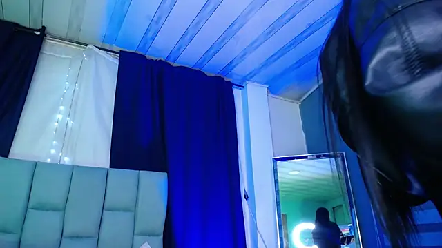 Emilyy05_'s cam snapshot