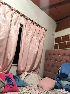 Rachellcooperrr's cam snapshot