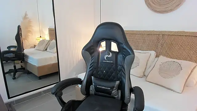 olivia_willoow's cam snapshot