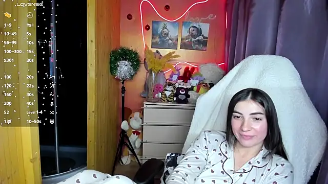 Fiery_Brunette_'s cam snapshot