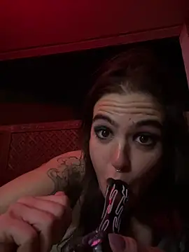 SafeinouterSpace's cam snapshot