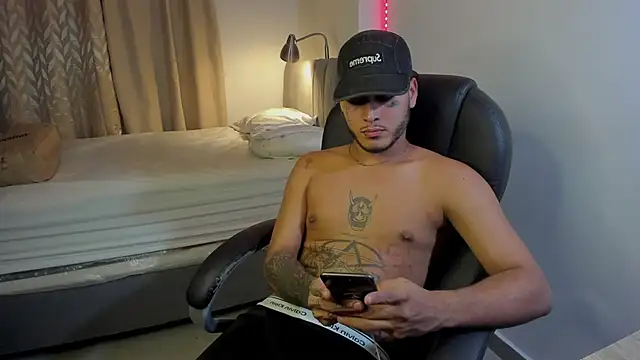 master_evil07's cam snapshot