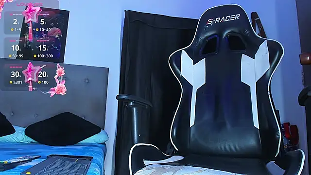 Romancartier_1's cam snapshot