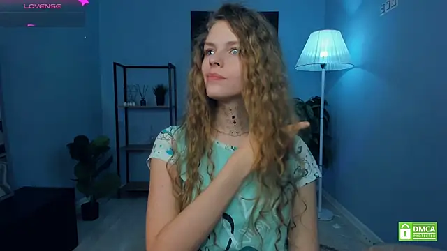 RayaNenlia's cam snapshot