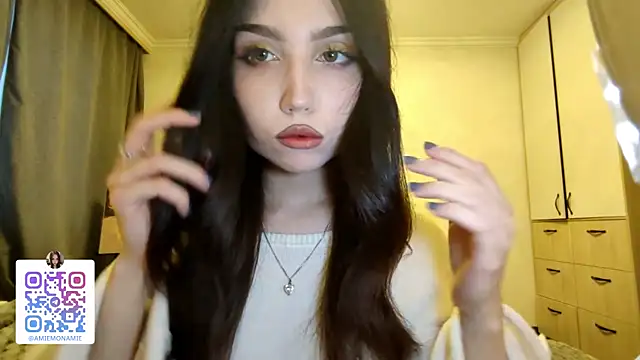 Qwami_Amie's cam snapshot