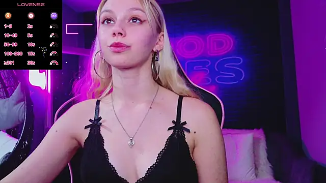 AlessiaCroft's cam snapshot