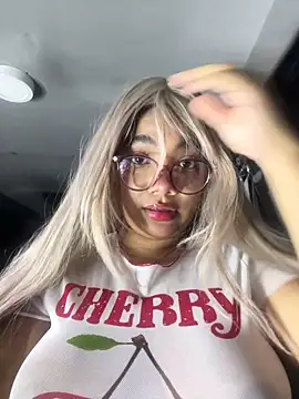 Mathilde_lina's cam snapshot