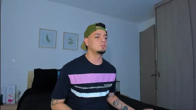 alejandro_calderon1's cam snapshot