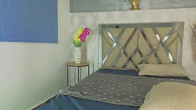 prettyboyy_13's cam snapshot