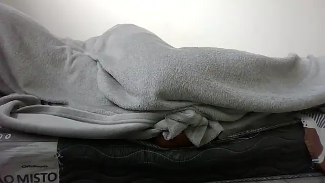 JUNINHOLEKEJR's cam snapshot