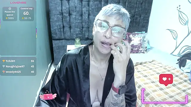 Charlotte__Gray's cam snapshot