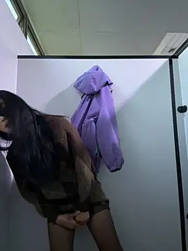 so-linger live sex cam