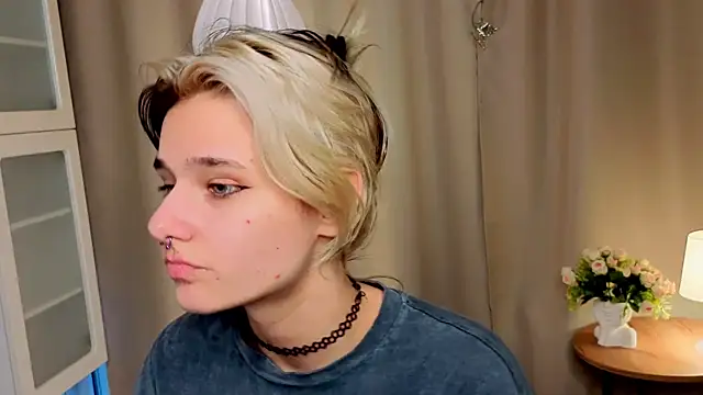 LizNostrand's cam snapshot