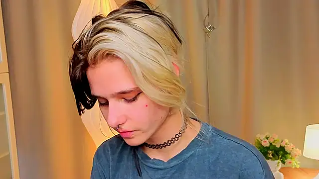 LizNostrand's cam snapshot